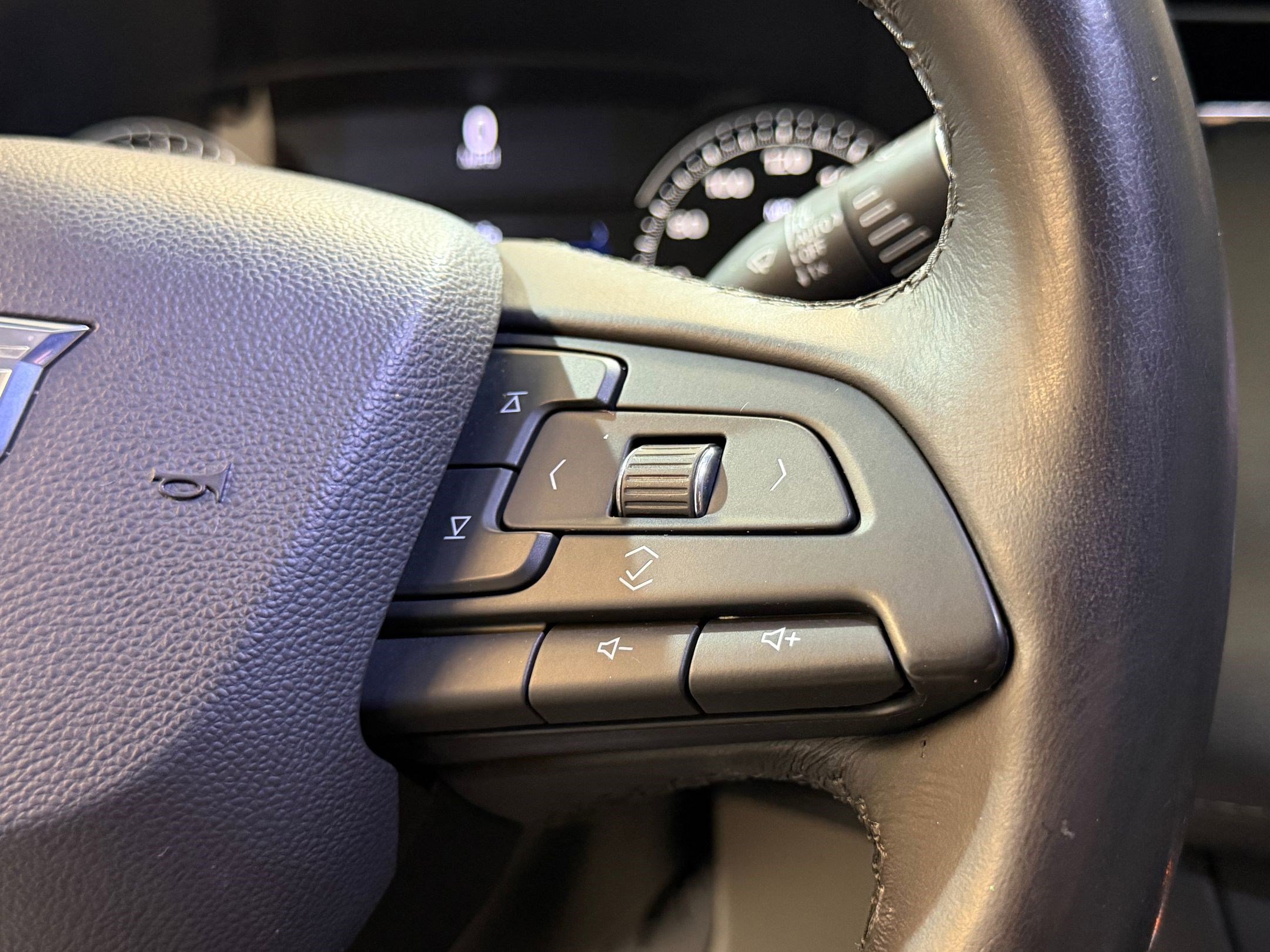 Used 2019 Cadillac XT4 Premium Luxury w/ Driver Awareness Package FWD image 23