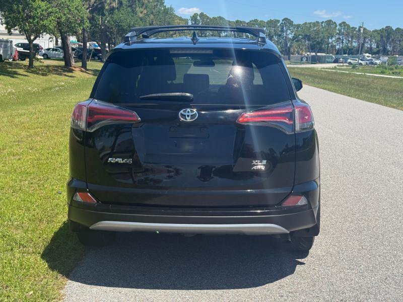 Used 2018 Toyota RAV4 XLE AWD/4WD image 8