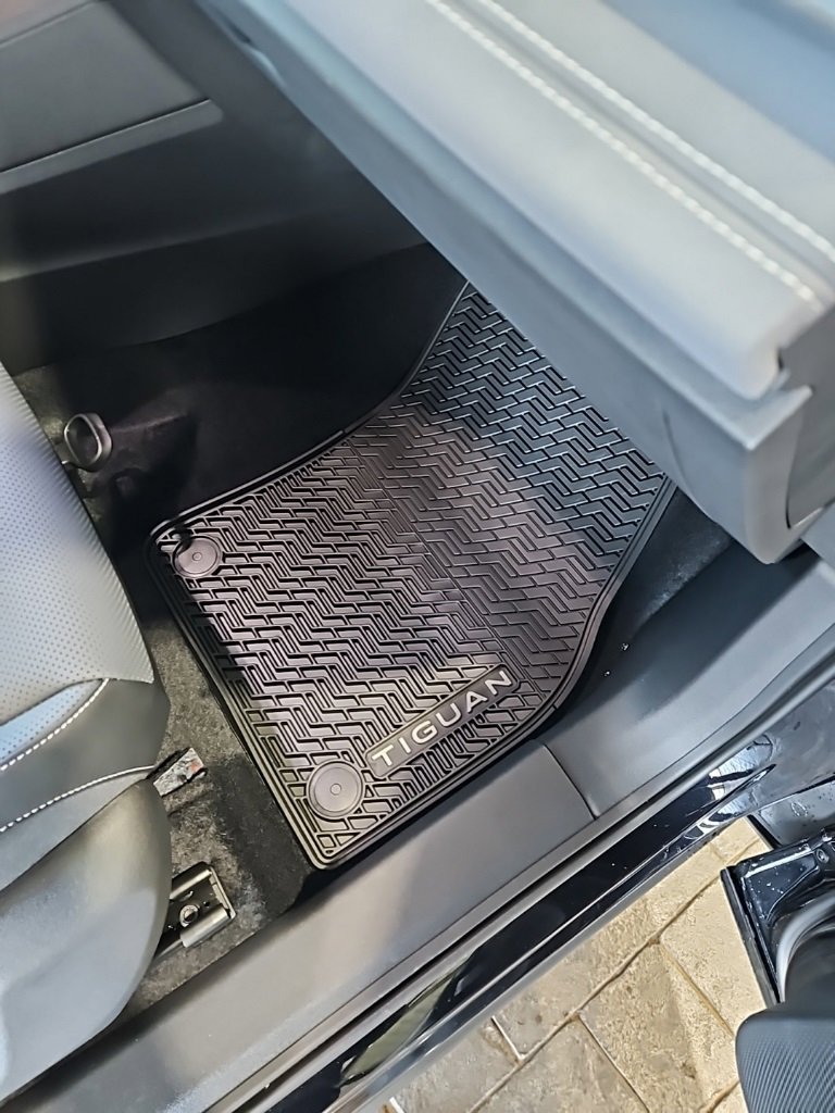 New 2026 Volkswagen Tiguan SE image 14