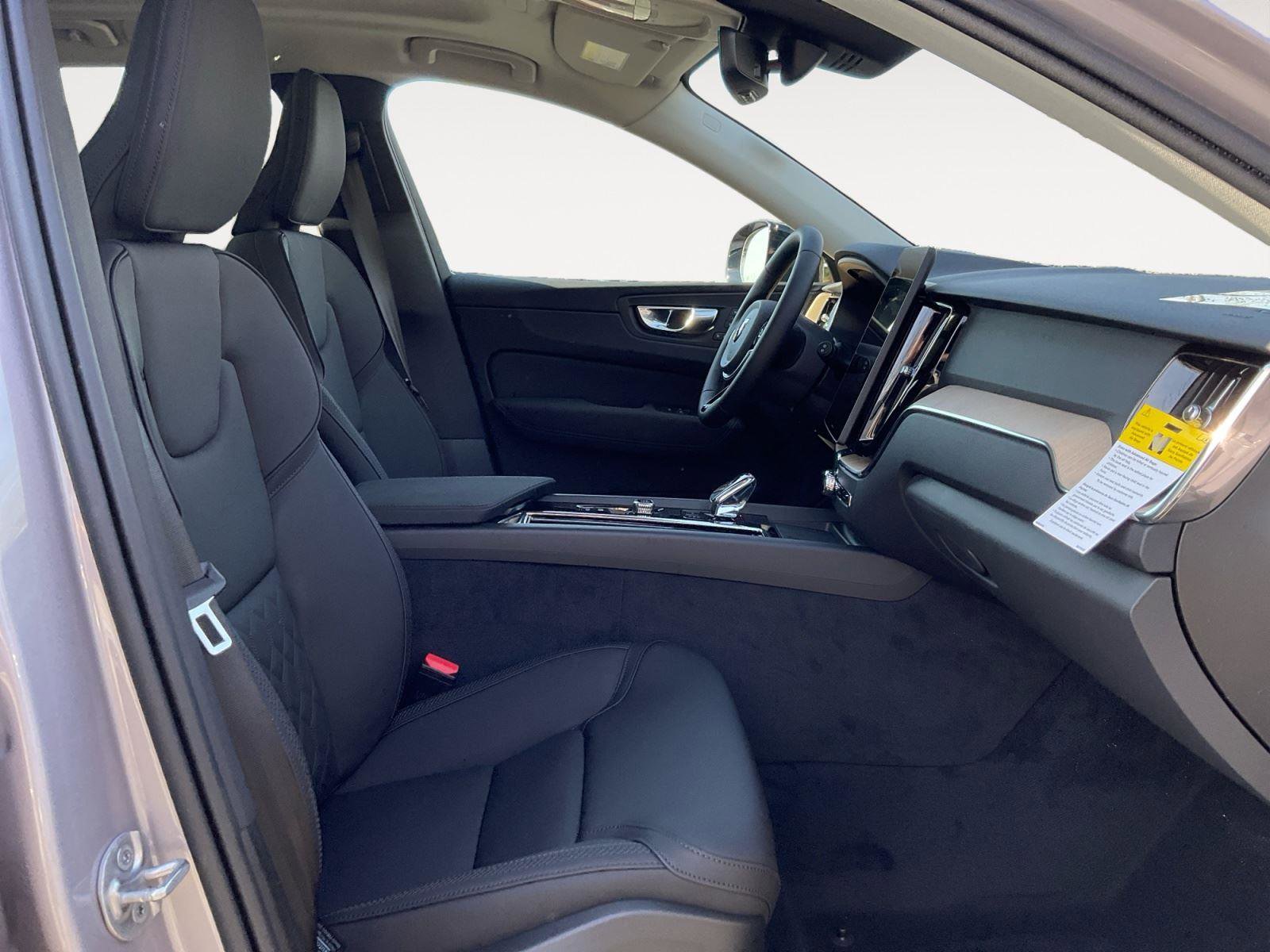 New 2026 Volvo XC60 B5 Plus w/ Protection Package Premier image 15