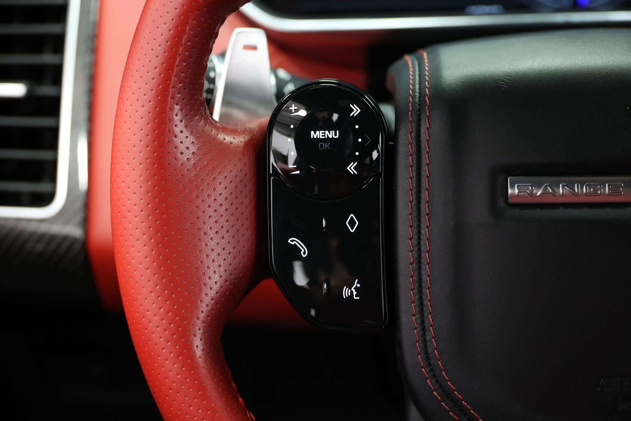 Used 2020 Land Rover Range Rover Sport SVR image 23