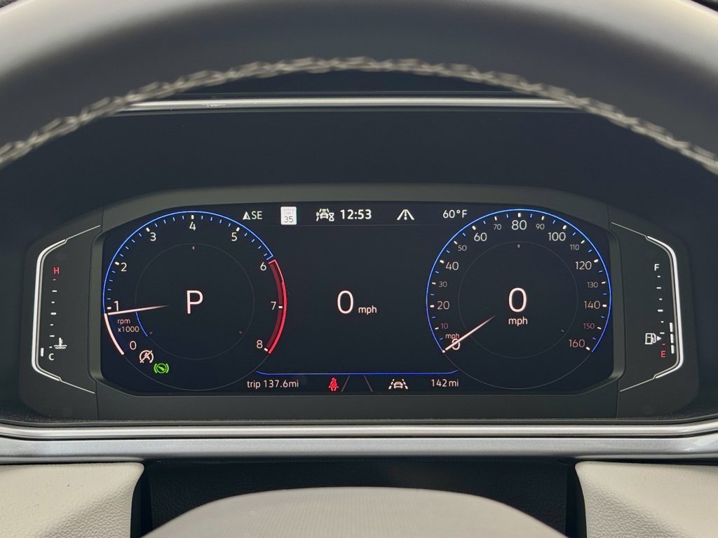 New 2025 Volkswagen Taos SEL image 28