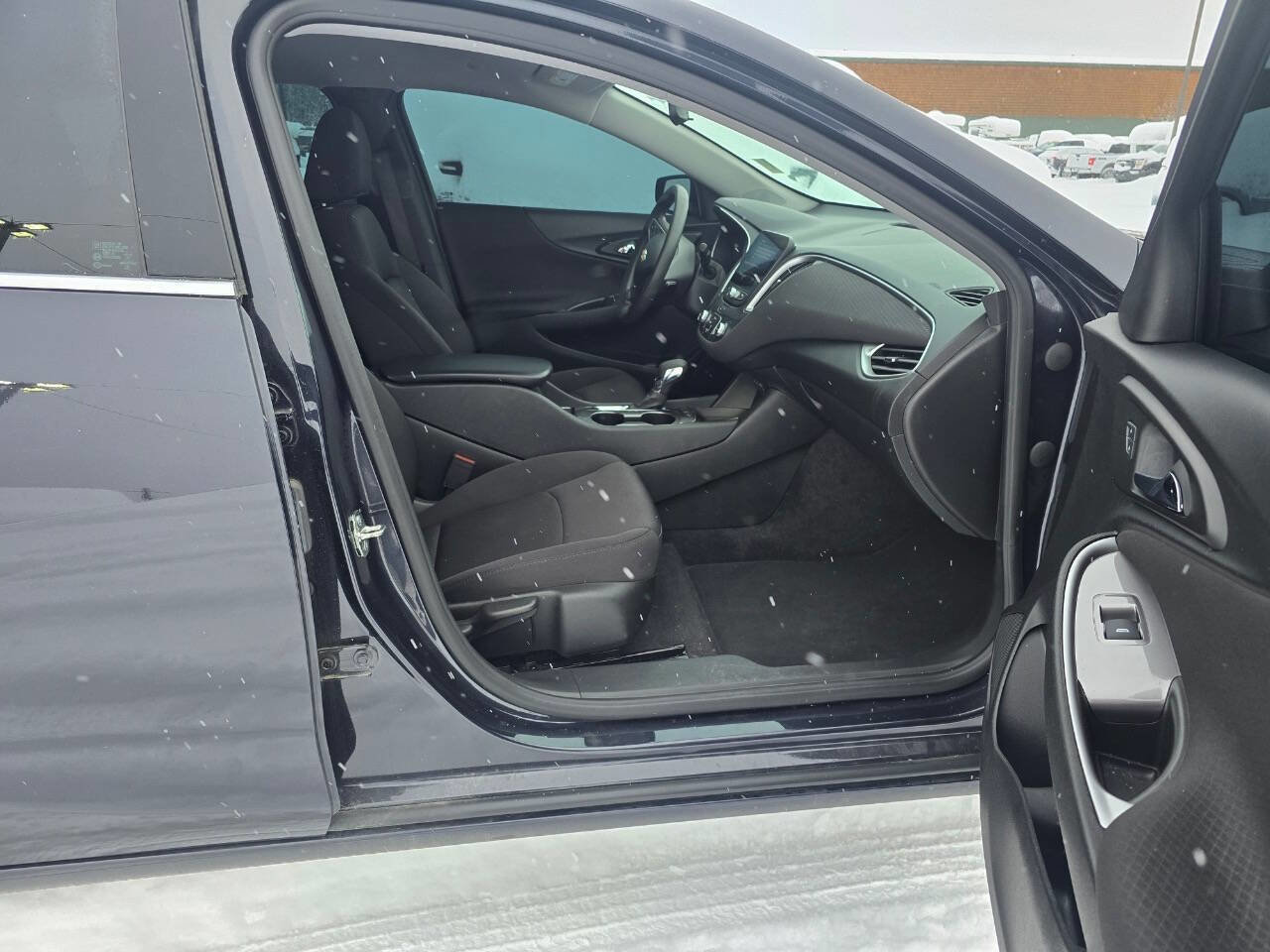 Used 2022 Chevrolet Malibu LS image 9