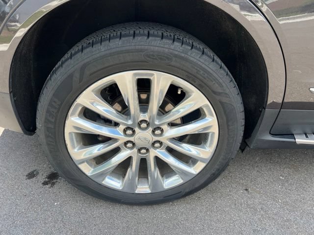 Used 2018 Cadillac XT5 Platinum w/ Driver Assist Package AWD/4WD image 9