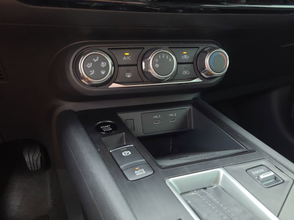 Certified 2025 Nissan Kicks SV FWD image 21