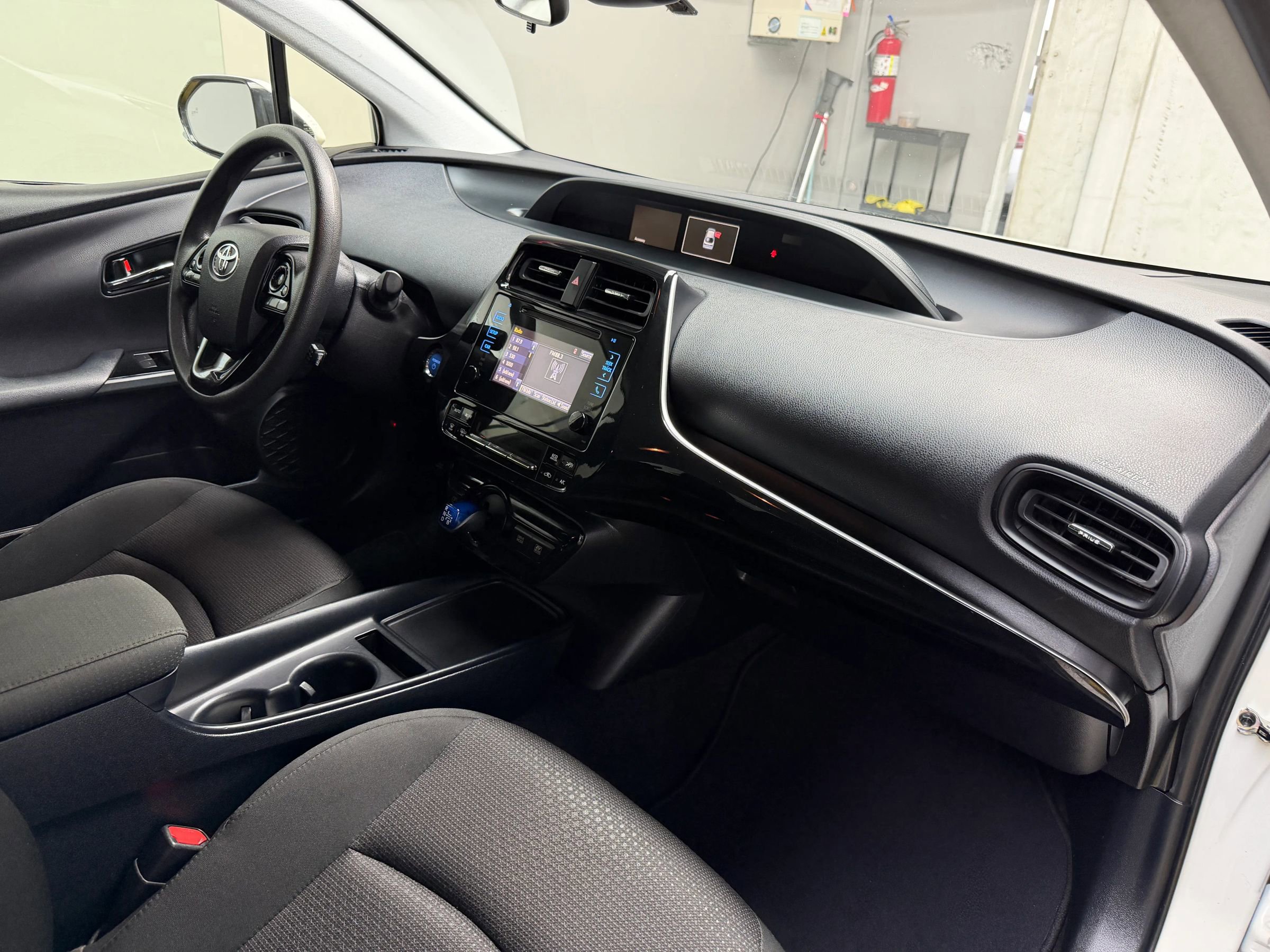 Used 2019 Toyota Prius LE image 24