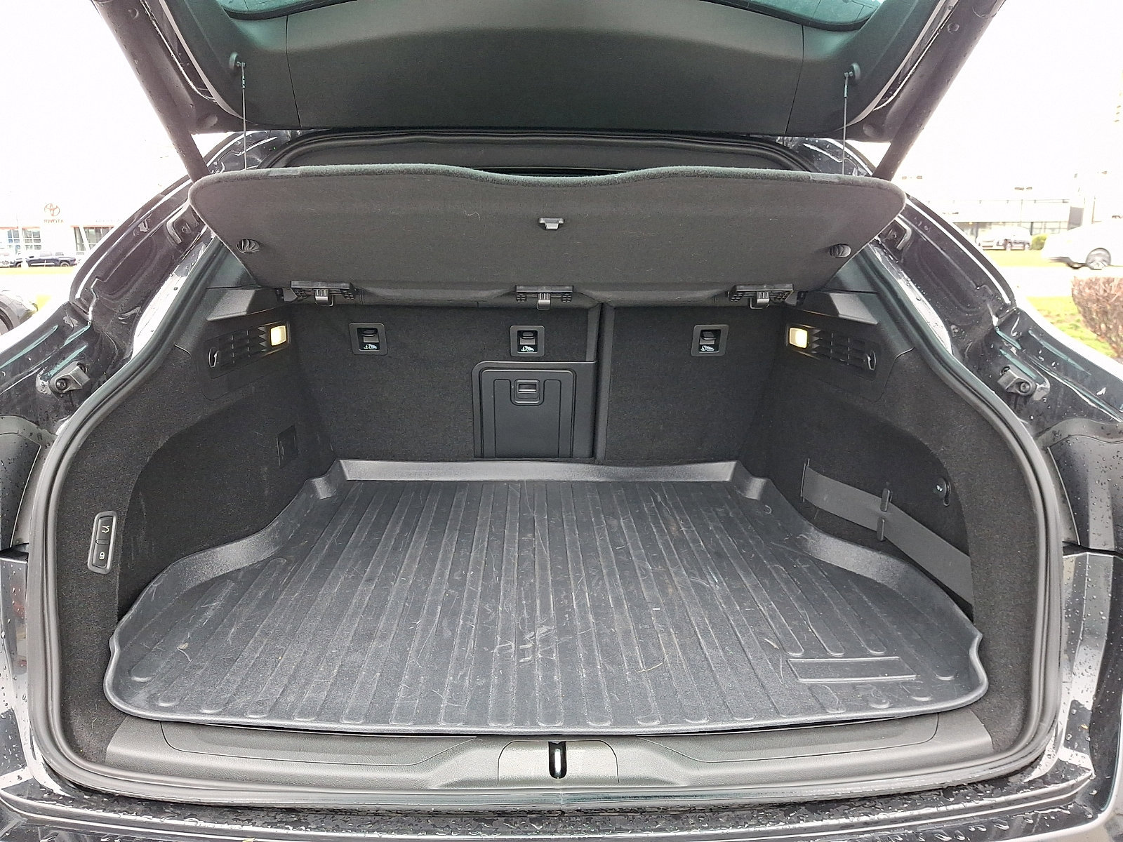 Used 2024 Maserati Levante GT Ultima image 28