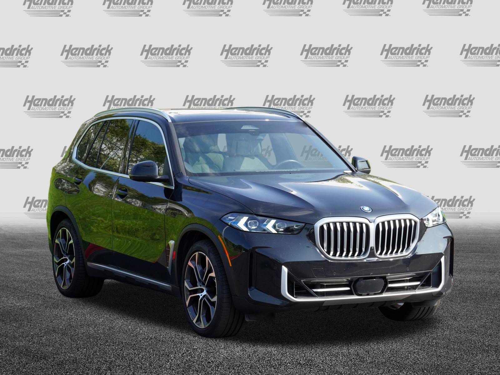Certified 2025 BMW X5 xDrive50e w/ Climate Comfort Package AWD/4WD image 2
