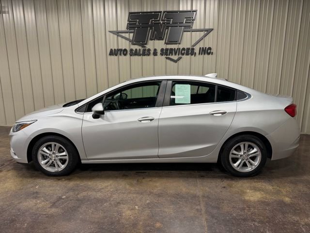 Used 2018 Chevrolet Cruze LT image 3