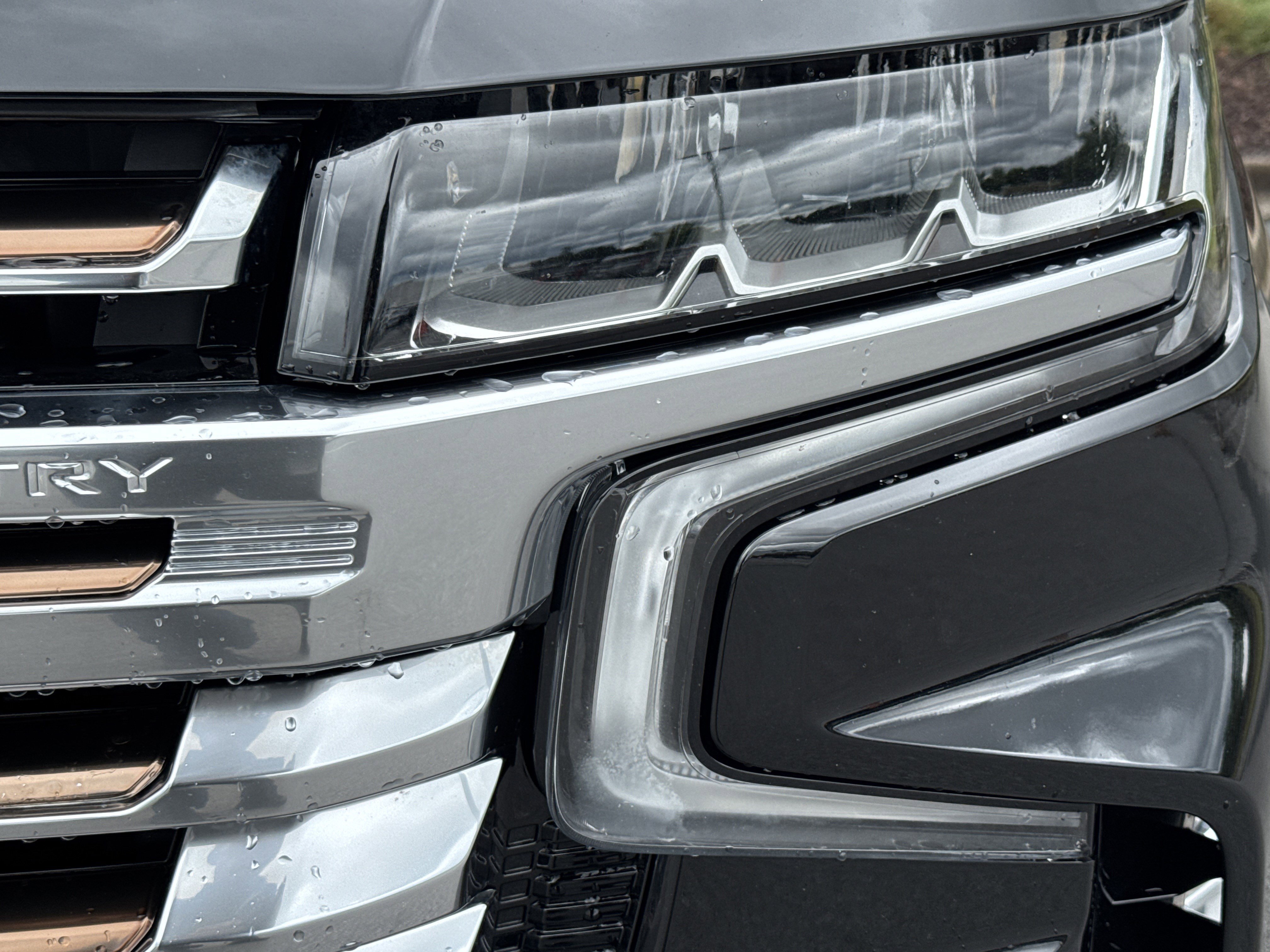 Used 2023 Chevrolet Tahoe High Country w/ Advanced Technology Package AWD/4WD image 6