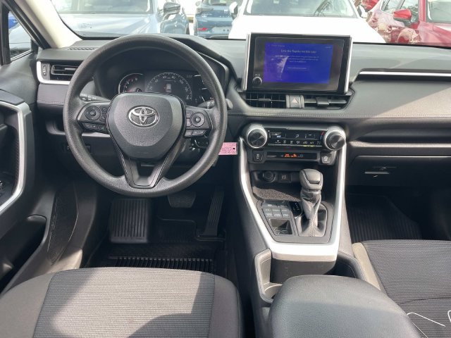 Used 2023 Toyota RAV4 LE AWD/4WD image 16