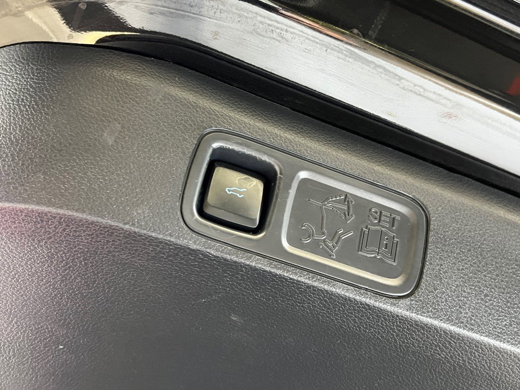 Used 2022 Ford Expedition Max Limited image 13