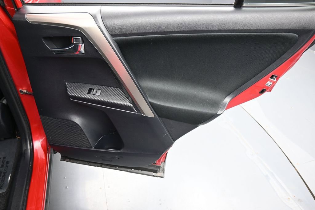 Used 2015 Toyota RAV4 XLE AWD/4WD image 33
