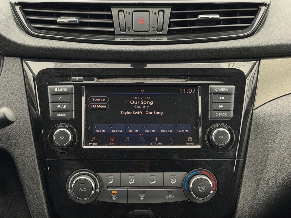 Used 2019 Nissan Rogue Sport S image 15