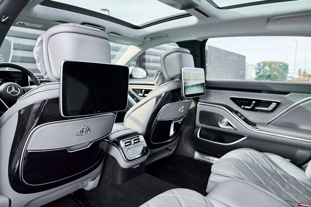 Used 2021 Mercedes-Benz Maybach S 580 4MATIC image 35