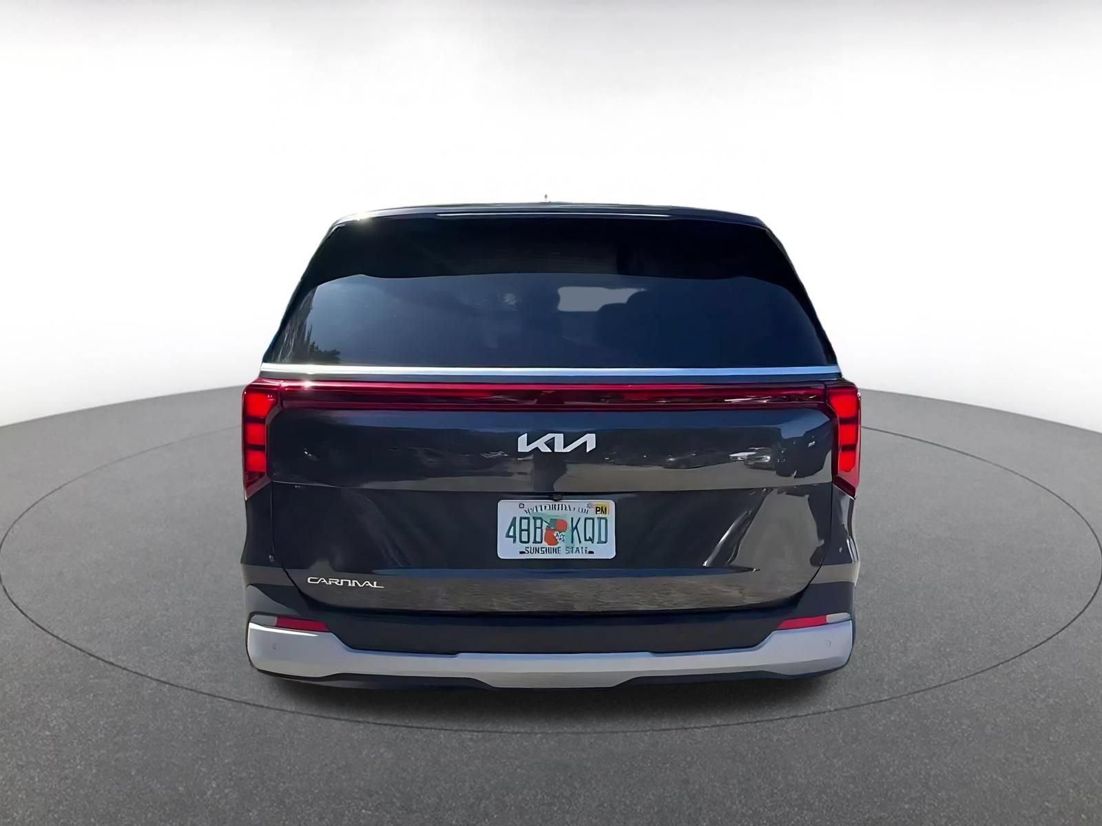 Used 2026 Kia Carnival FWD image 12