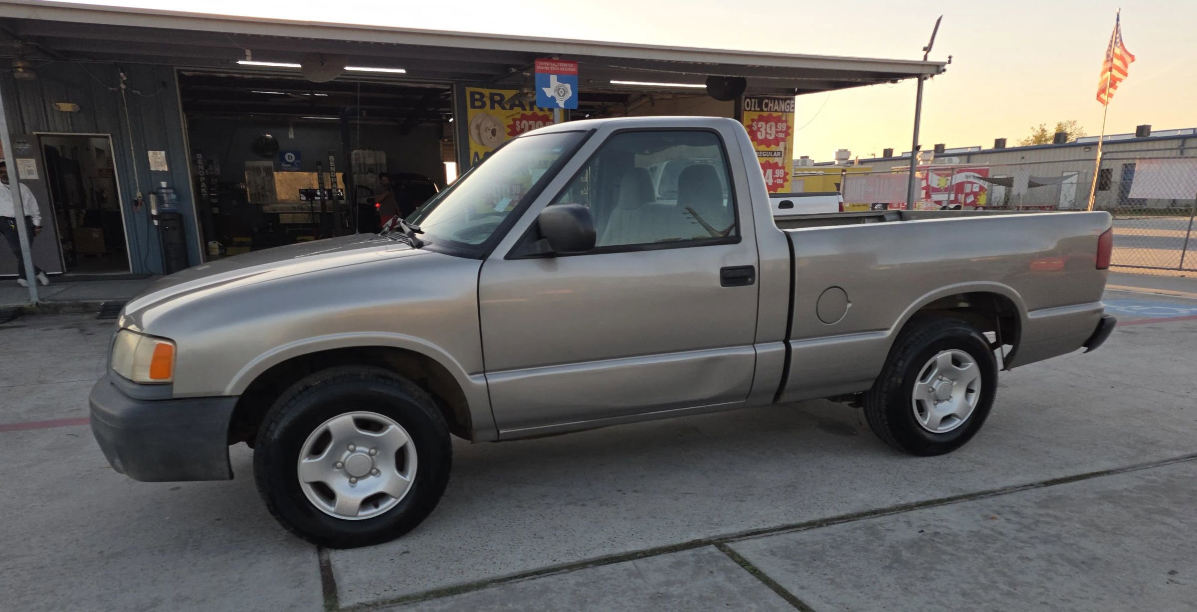 Used 2000 Isuzu Hombre S