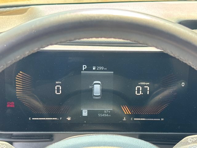 Used 2025 Kia Carnival FWD image 17