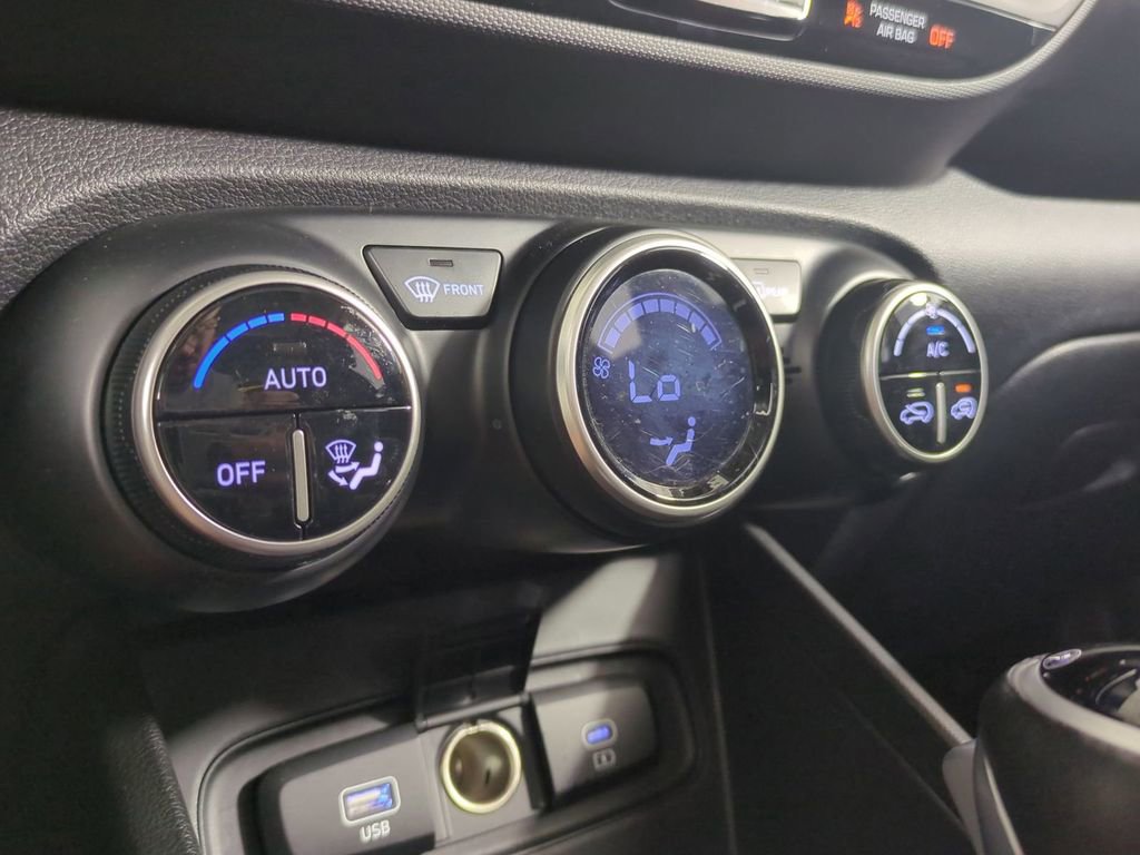 Certified 2023 Hyundai Venue SEL w/ Cargo Package image 24