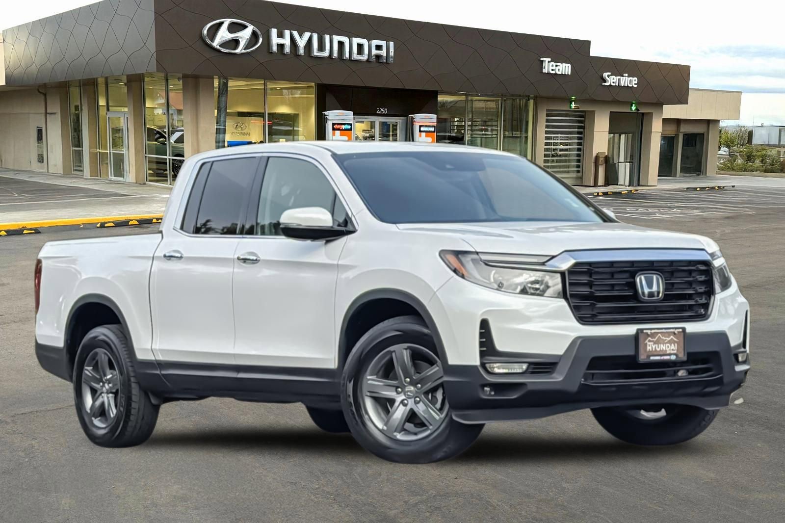 Used 2023 Honda Ridgeline RTL-E image 2