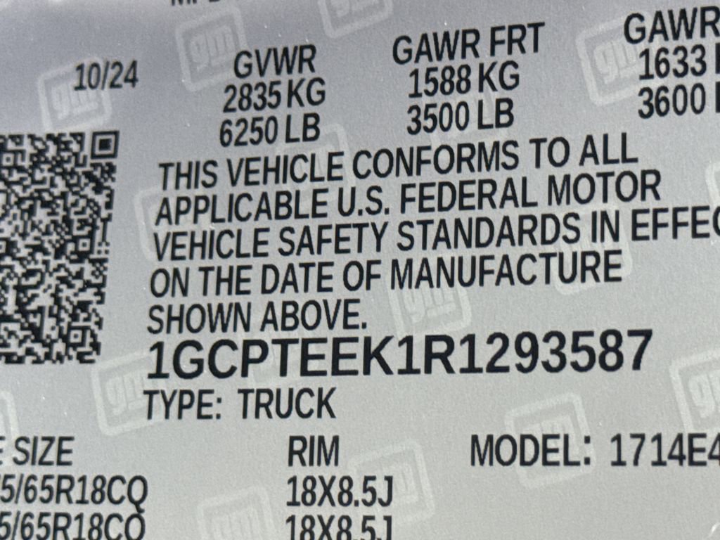 Used 2024 Chevrolet Colorado Trail Boss w/ Technology Package AWD/4WD image 32