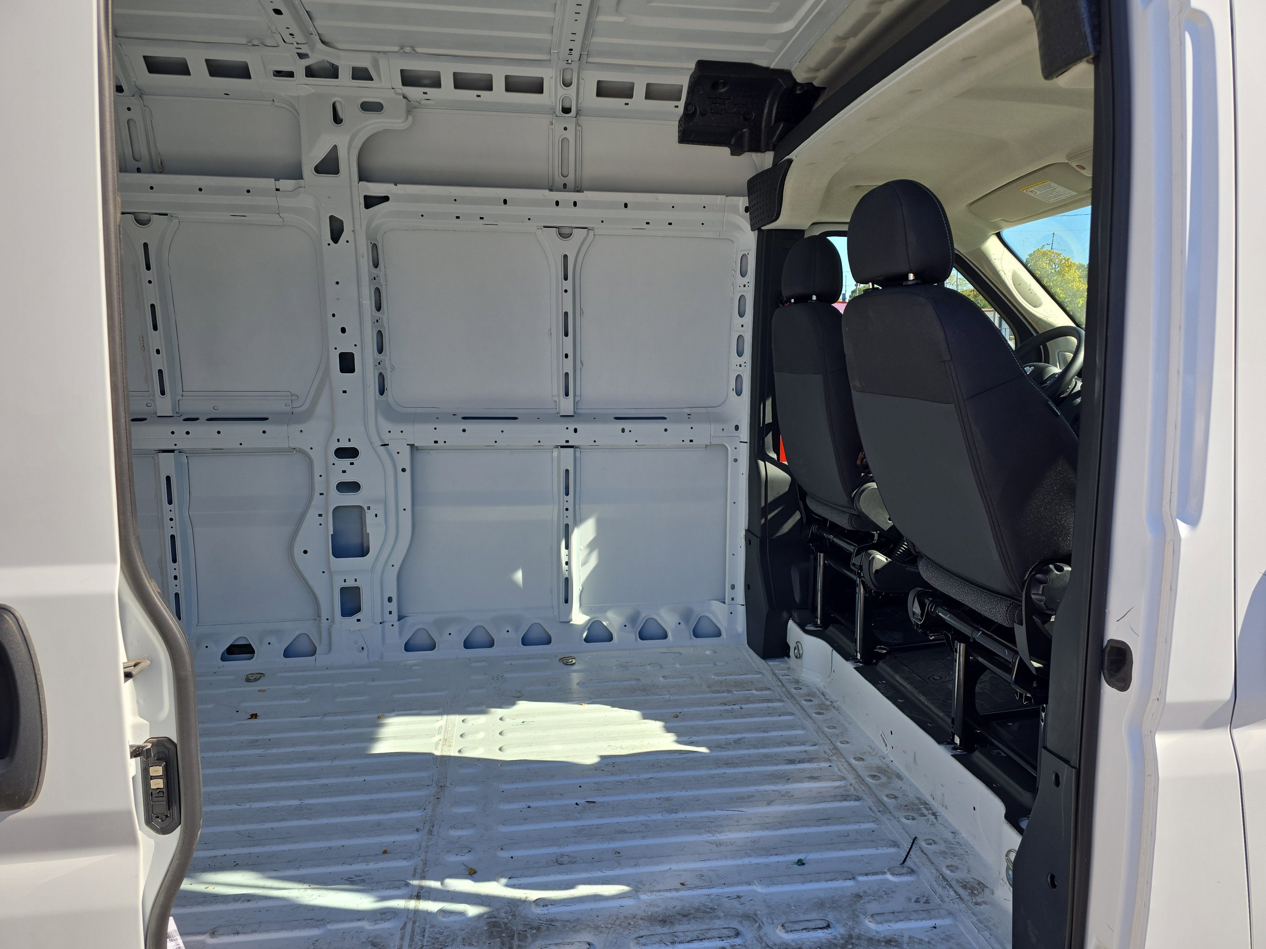 Used 2025 RAM ProMaster 2500 w/ Safety Group image 8
