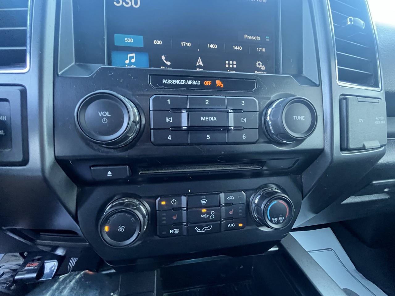 Used 2017 Ford F150 XLT w/ Equipment Group 302A Luxury AWD/4WD image 11