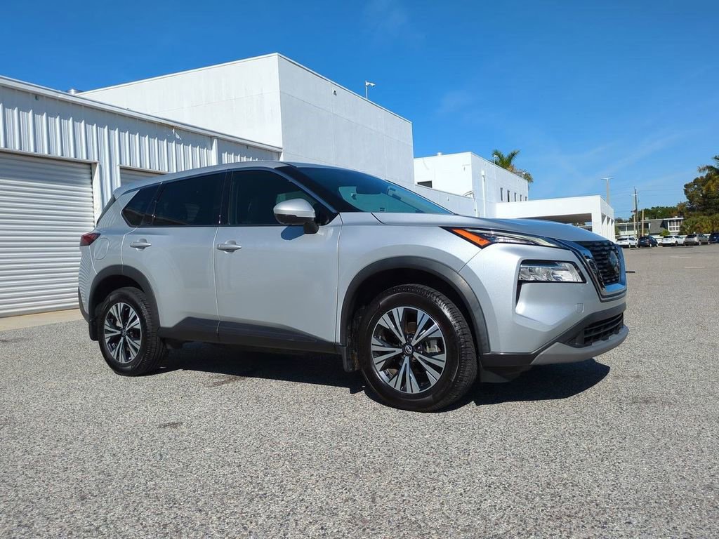 Certified 2021 Nissan Rogue SV image 3