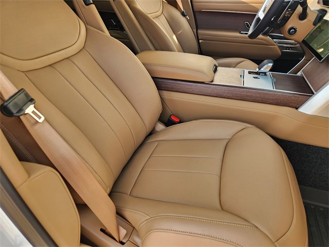 New 2025 Land Rover Range Rover SE image 10