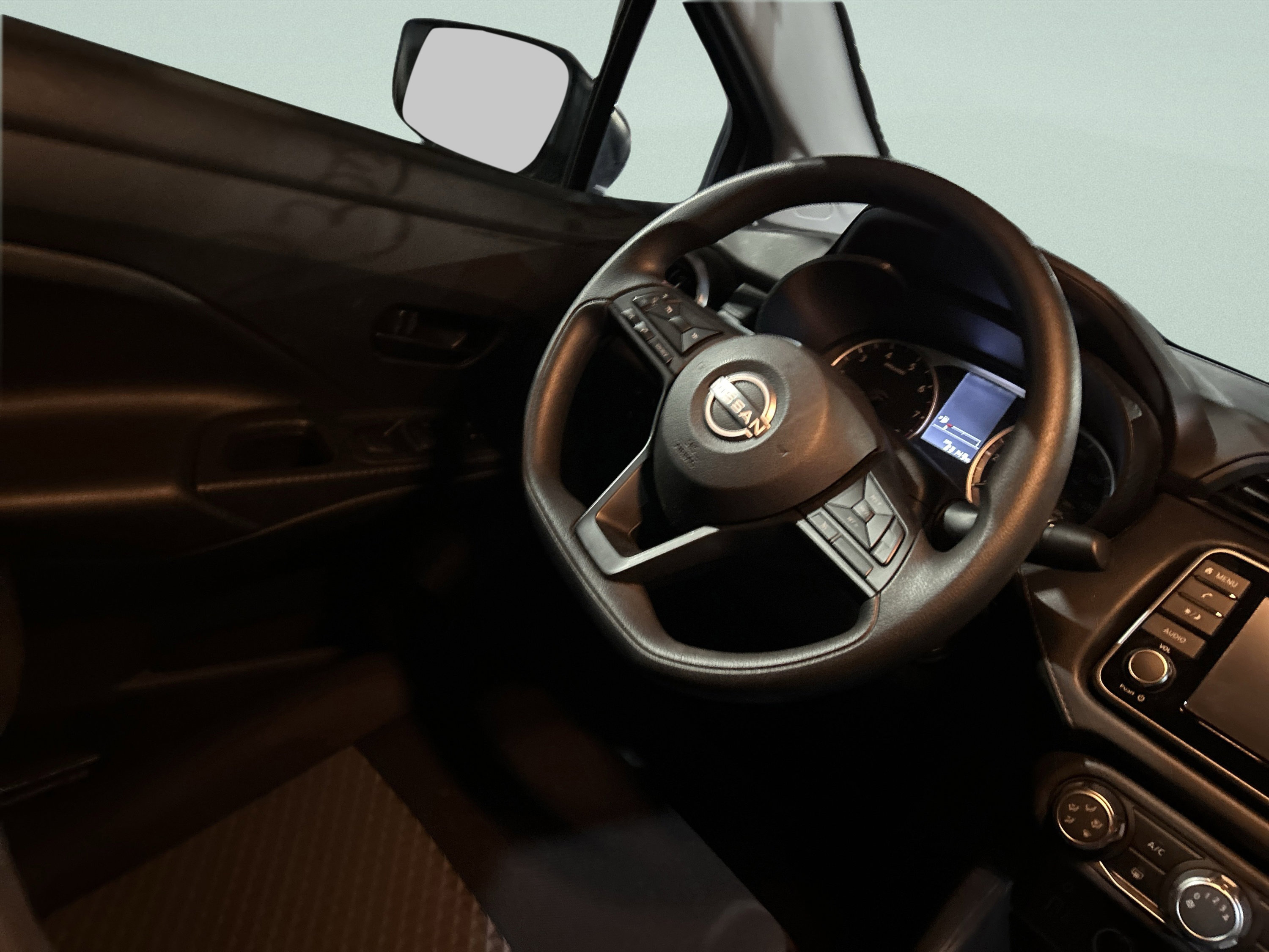 Used 2024 Nissan Versa S w/ Trunk Package image 18