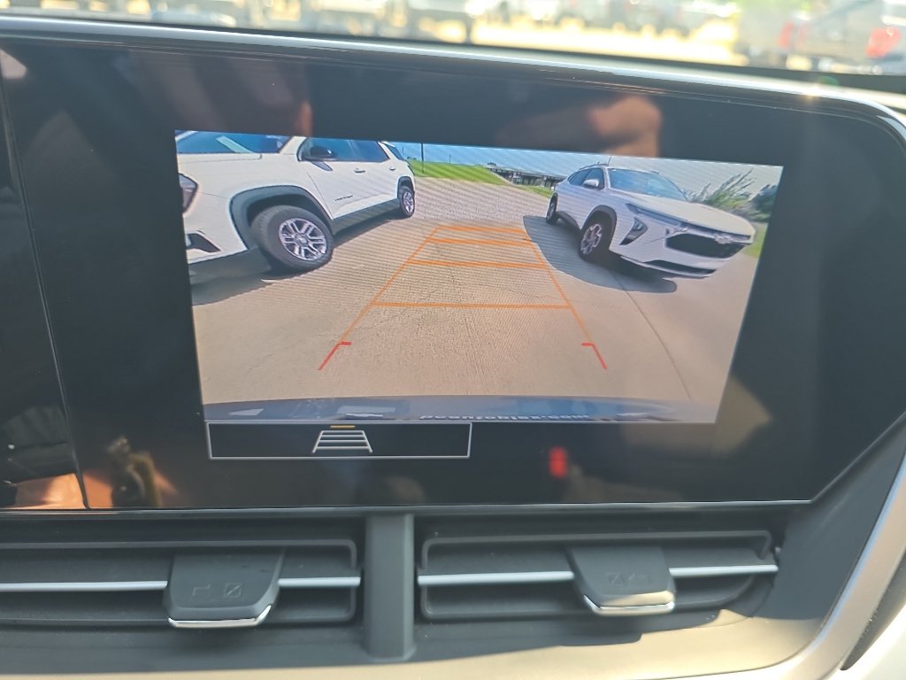 Used 2026 Chevrolet Trax RS FWD image 27