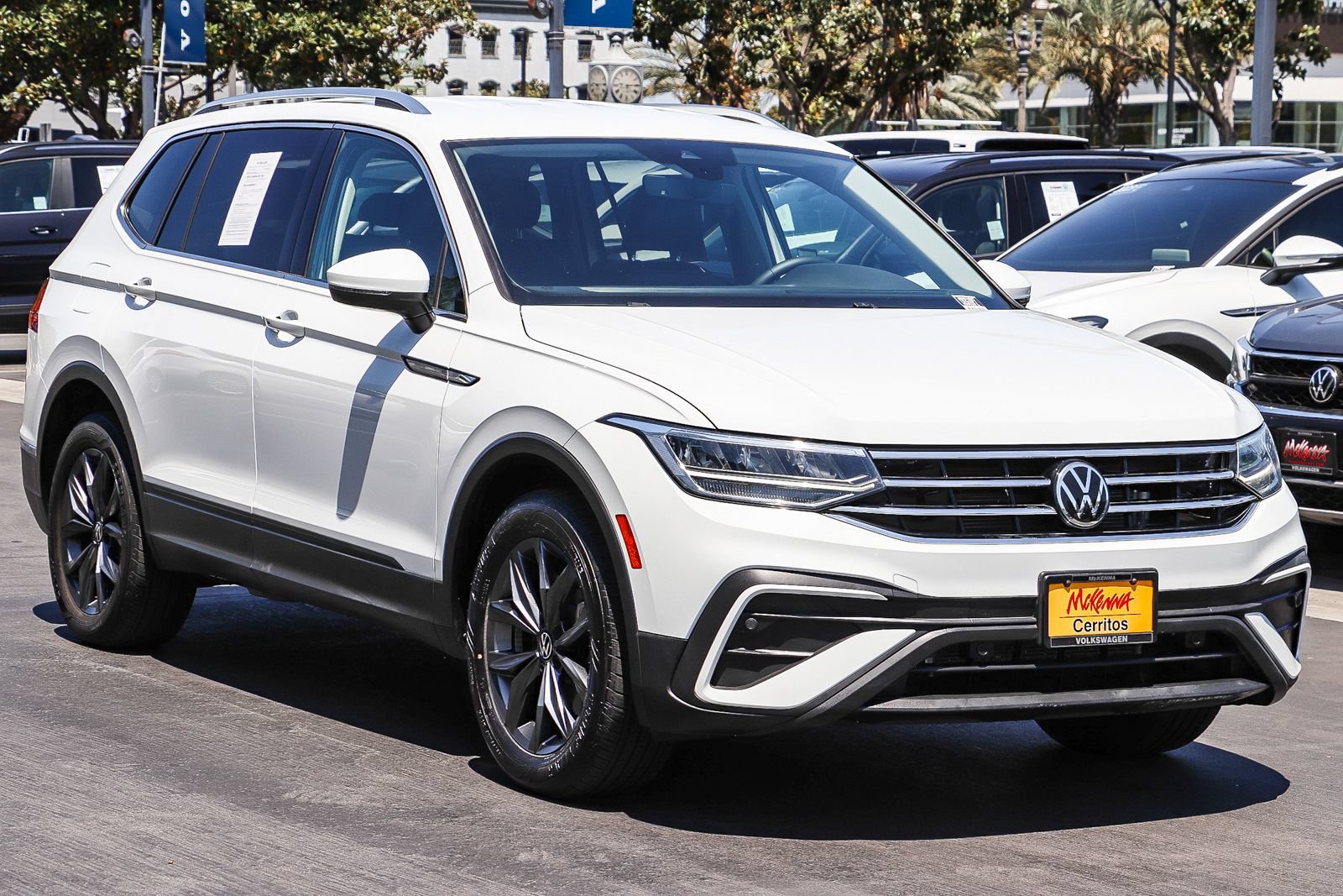 Certified 2022 Volkswagen Tiguan SE FWD image 4