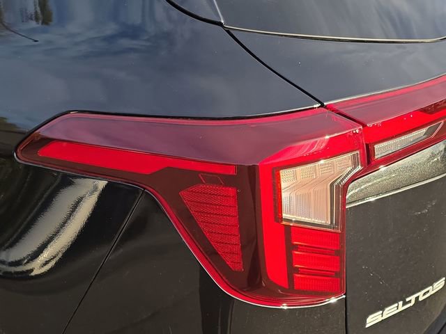 Used 2024 Kia Seltos EX image 44