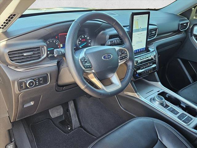 Used 2023 Ford Explorer Limited w/ Limited Technology Package RWD image 10