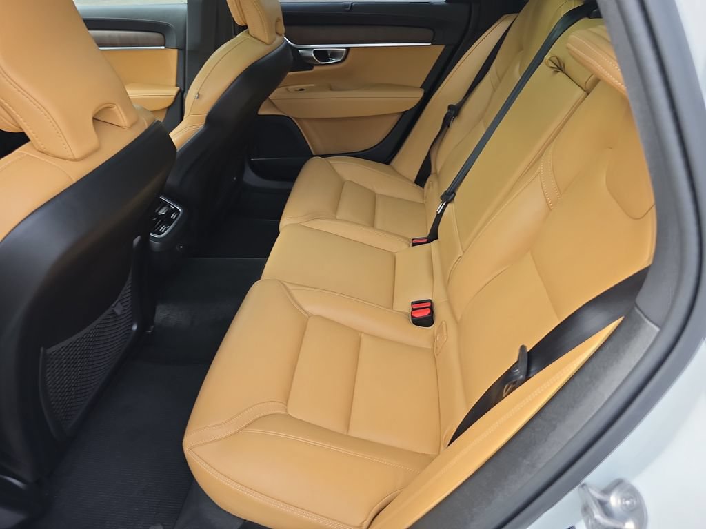 Used 2025 Volvo V90 B6 Cross Country Ultra AWD/4WD image 10