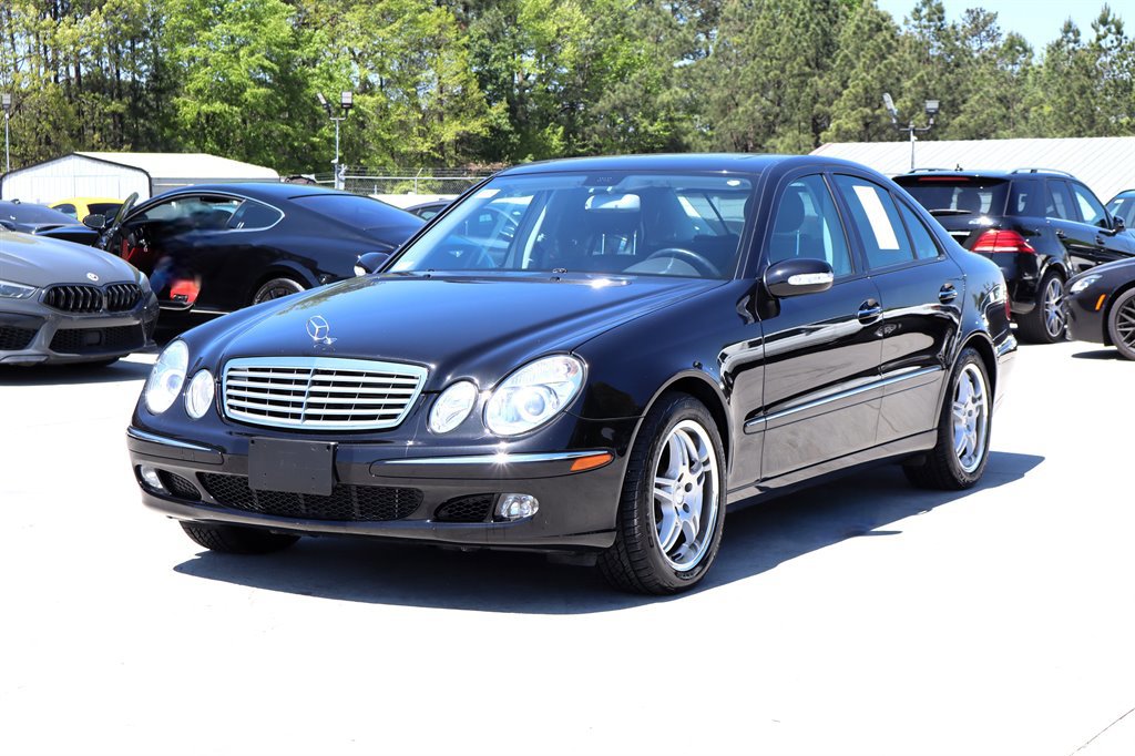 Used 2005 Mercedes-Benz E 500 4MATIC Sedan image 3