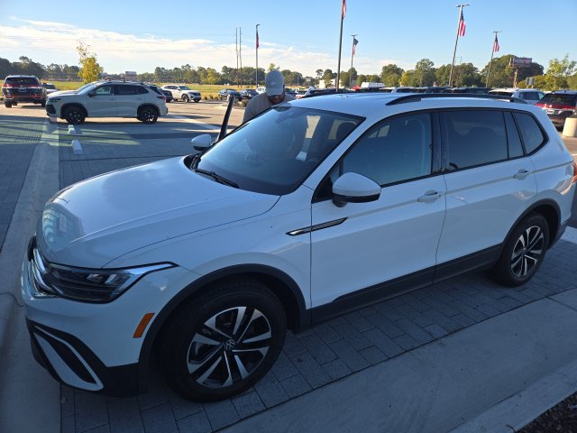 Used 2024 Volkswagen Tiguan S FWD image 3