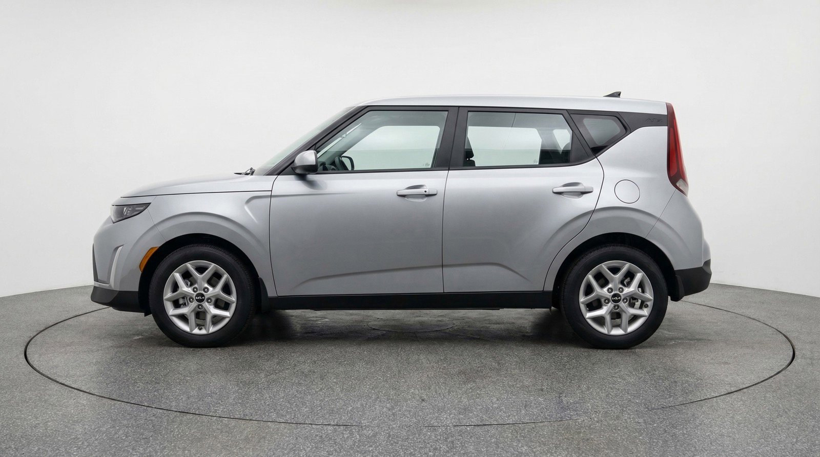 Used 2025 Kia Soul LX w/ LX Technology Package image 5