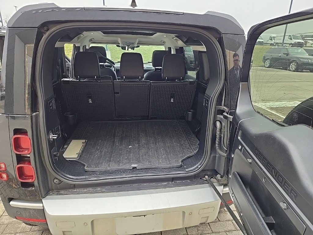 Used 2023 Land Rover Defender 110 S image 18