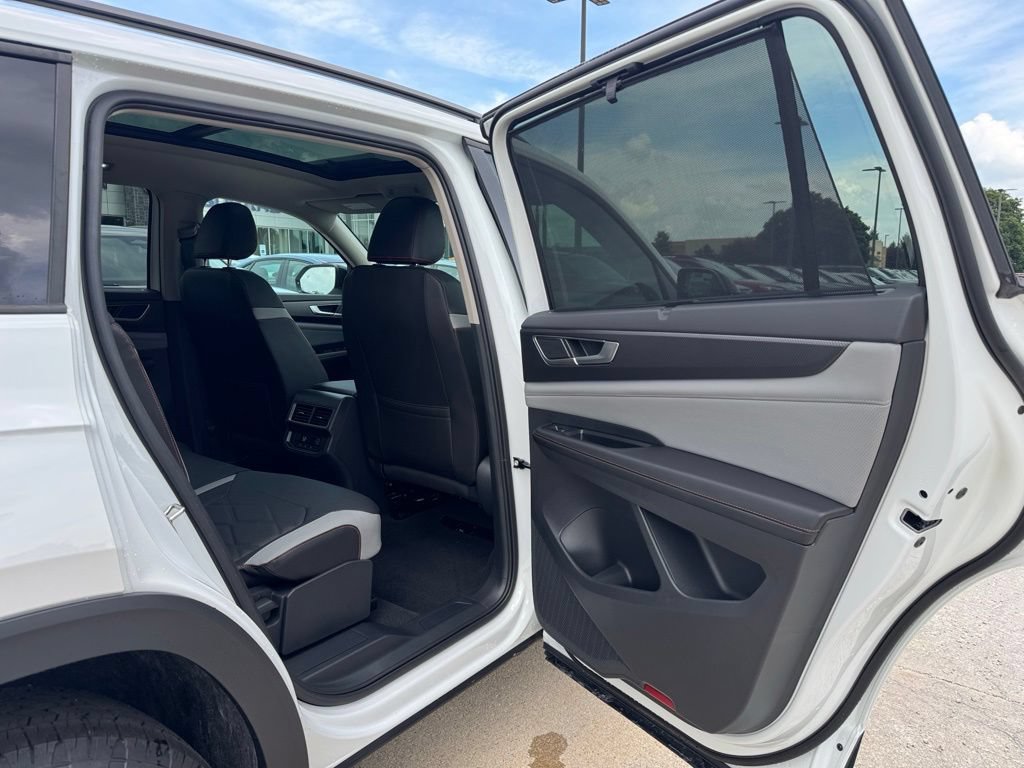 New 2026 Volkswagen Atlas Peak Edition AWD/4WD image 21
