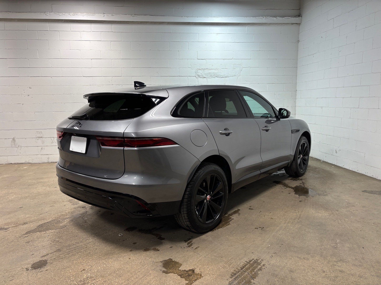 Used 2023 Jaguar F-PACE S AWD/4WD image 6