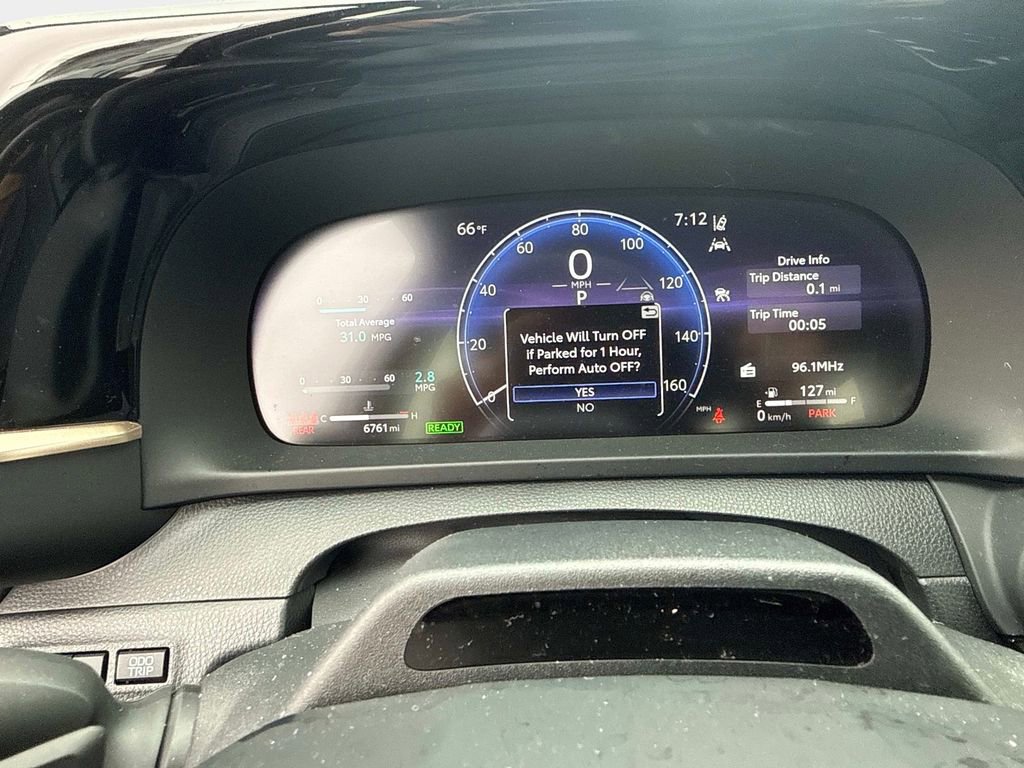 Used 2025 Toyota Crown Signia w/ Advanced Technology Package image 25