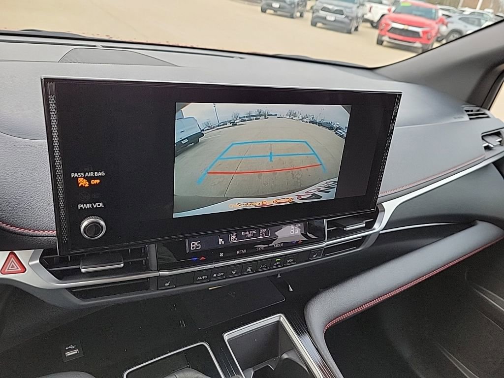 Used 2025 Toyota Sienna XSE image 23