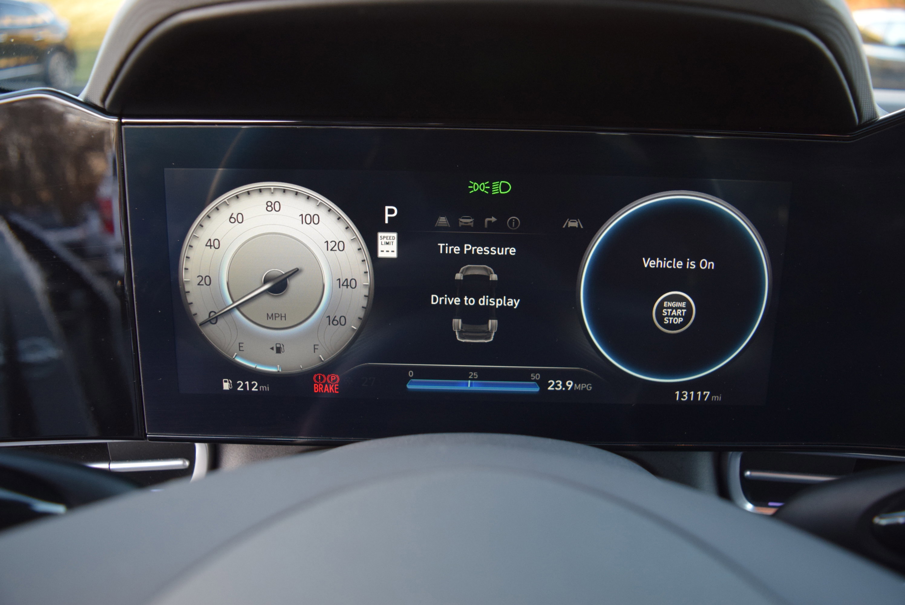 Used 2024 Hyundai Elantra SEL w/ Convenience Package image 11