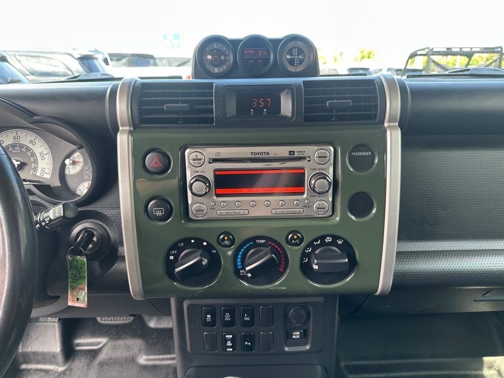 Used 2014 Toyota FJ Cruiser 4WD w/ Upgrade Package image 19