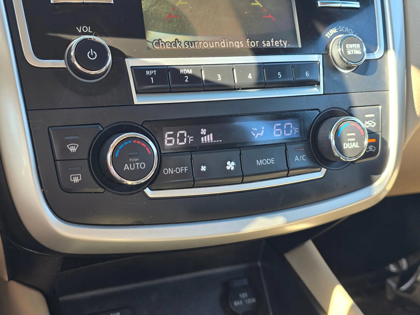 Used 2016 Nissan Altima 2.5 SV FWD image 30