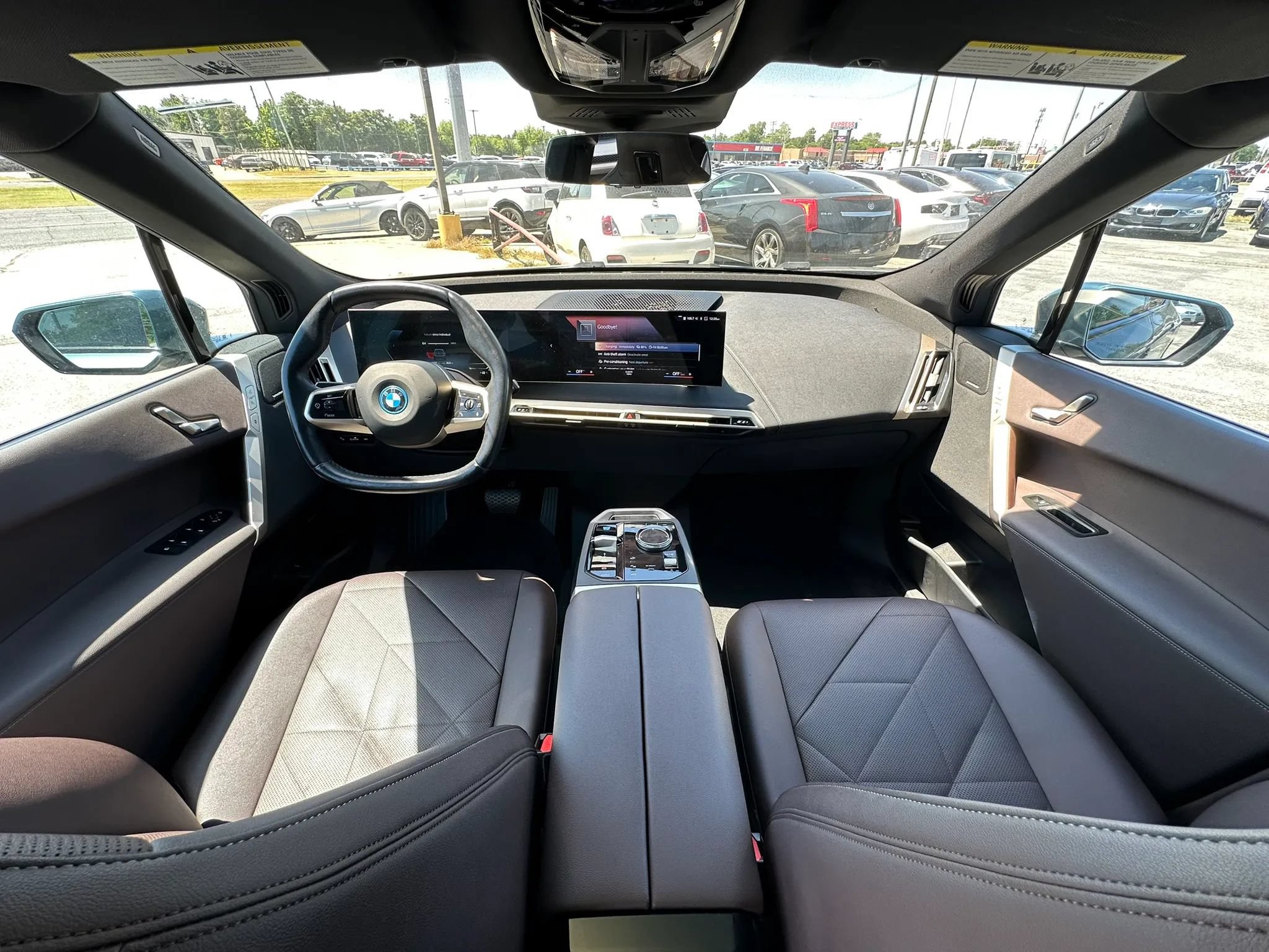 Used 2022 BMW iX xDrive50 w/ Convenience Package AWD/4WD image 2