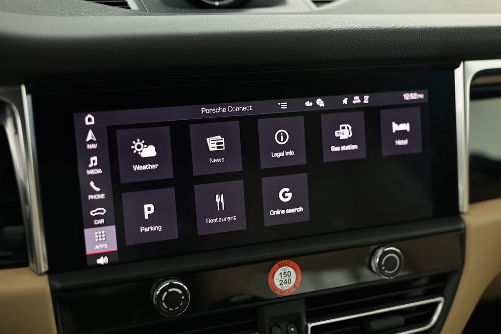 Certified 2026 Porsche Macan AWD/4WD image 38