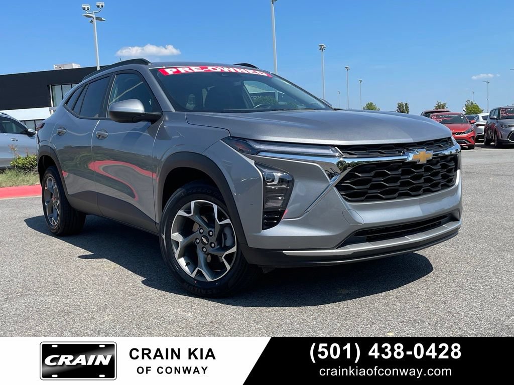 Used 2025 Chevrolet Trax LT w/ Driver Confidence Package FWD image 1