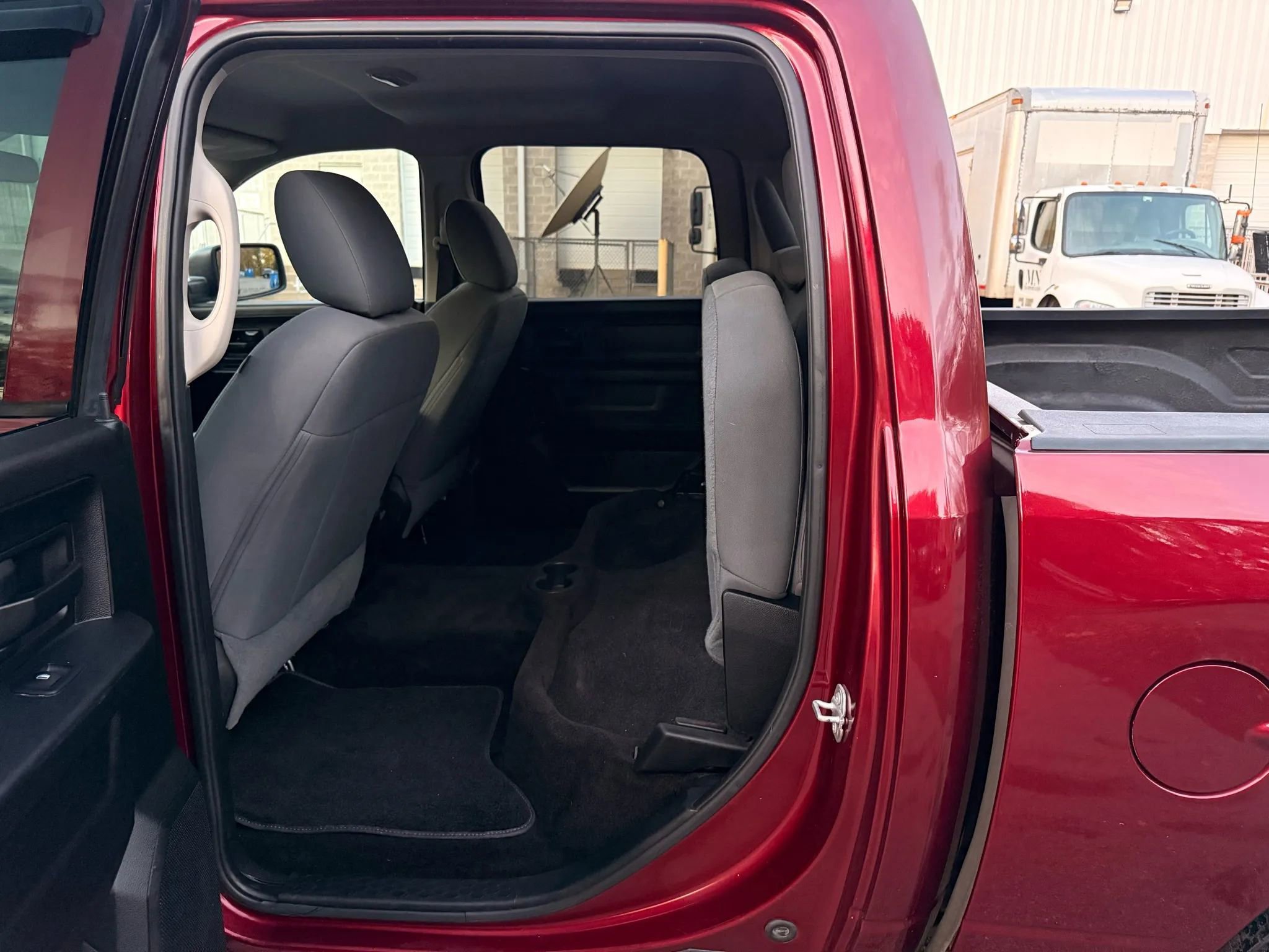 Used 2017 RAM 1500 Express image 18